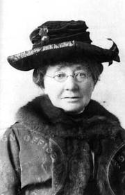 Photo of May Crommelin