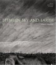 Cover of: Between Sky & Earth: Liberto Macarro (Imago Mundi)