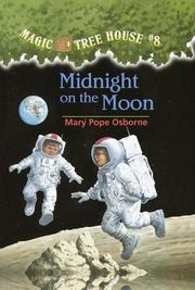 Midnight on the moon by Mary Pope Osborne, M. Loehr, Sal Murdocca, Bartomeu Seguí i Nicolau, Macarena Salas