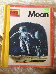 Moon (Wonder starters) by Davies, Gordon.
