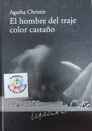 El hombre del traje color castaño