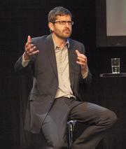 Photo of Louis Theroux