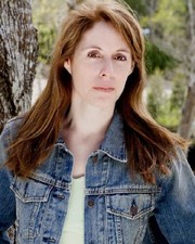 Photo of Laurie Halse Anderson