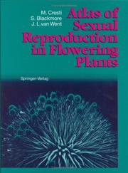 Cover of: Atlas of Sexual Reproduction in Flowering Plants | Mauro Cresti