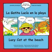 Cover of: Lucy the Cat at the Beach: La Gatita Lucia en la playa (Bilingual Picture Strip Books)