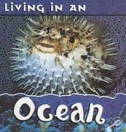 Cover of: Living in an Ocean (Animal Habitats)