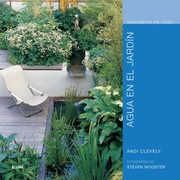Cover of: Agua en el Jardin  Water in the Garden
            
                Jardineria En Casa