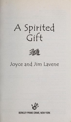 A Spirited Gift (A Missing Pieces Mystery)