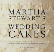 best books about marthstewart Martha Stewart's Wedding Cakes